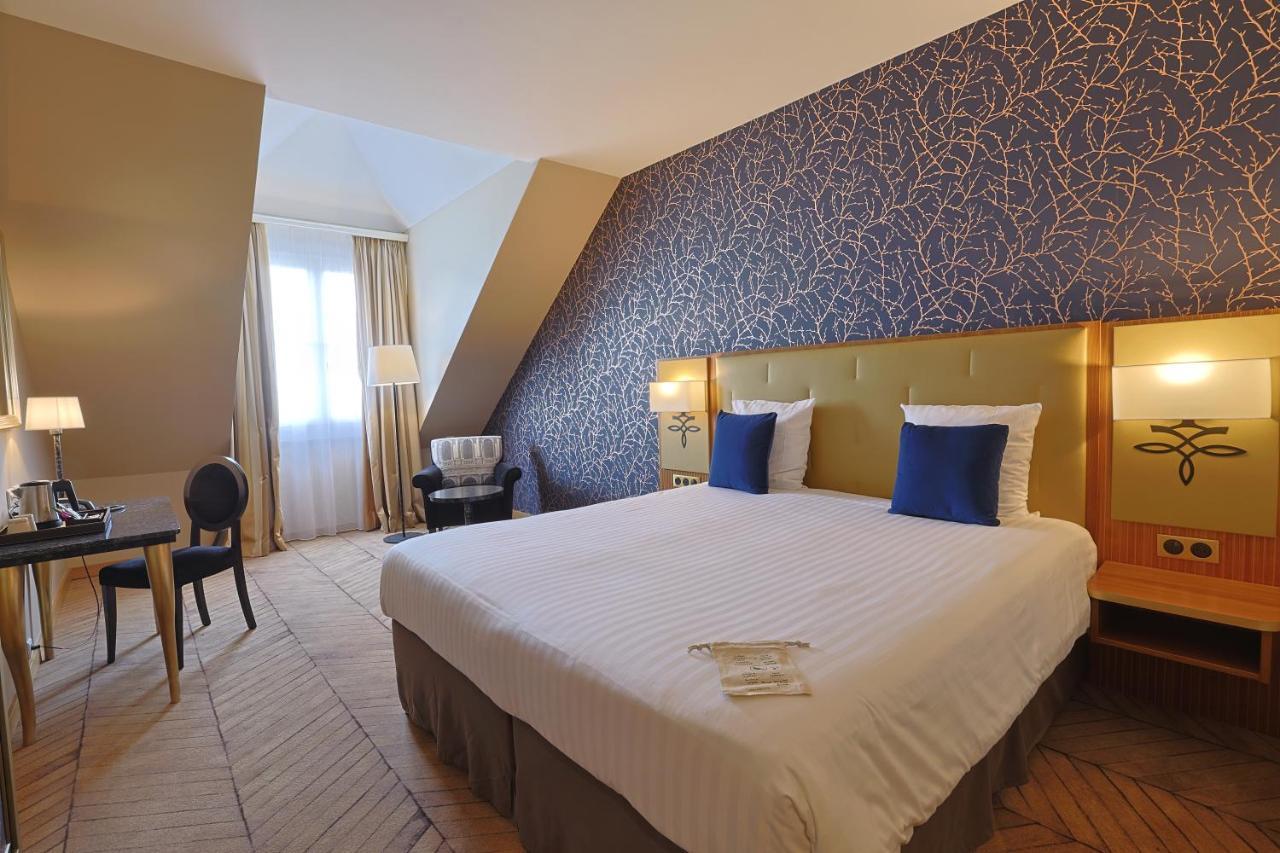 巴黎梦幻城堡酒店 马尼库尔勒翁格尔 外观 照片